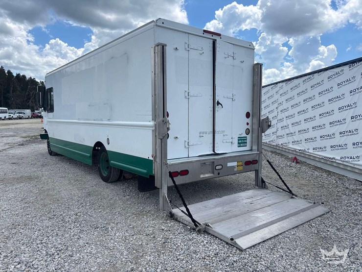 2009-workhorse-w42-image-2