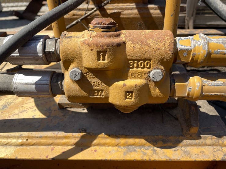 caterpillar-312-image-12