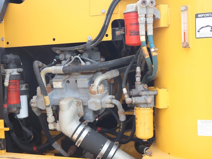 2014-deere-160g-lc-image-37