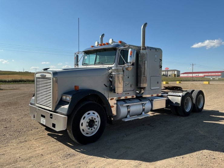 2007-freightliner-classic-120-image-1