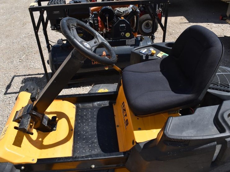 cub-cadet-riding-mower-(serial-#-1c265h20245)-(showing-appx-332-hours,-up-t-image-5