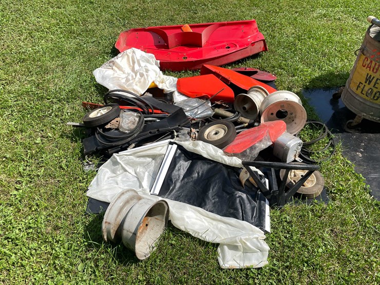 #1649-•-misc.-tractor-parts-image-5