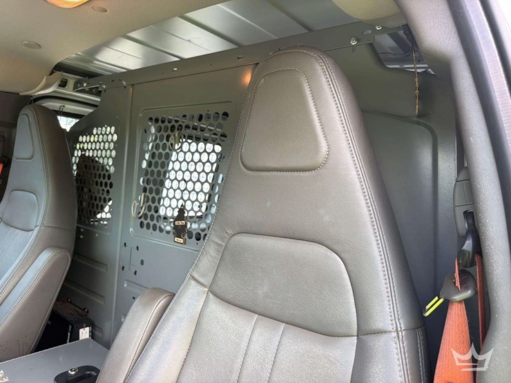 2017-chevrolet-express-2500-image-20