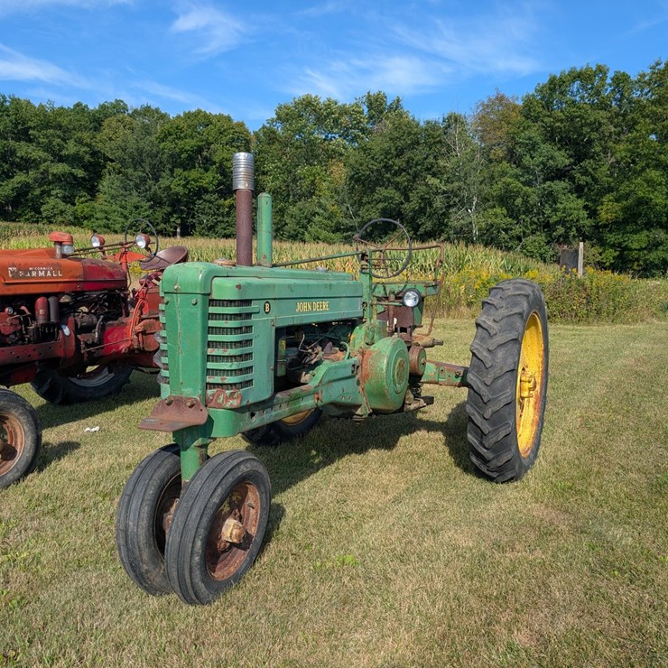 JOHN DEERE B