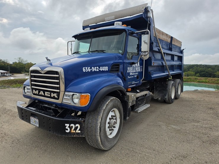 #25404-•-2003-mack-cv713-granite-tandem-axel-dump-truck-image-1