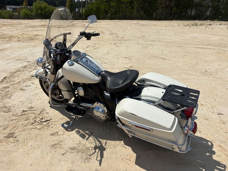 2015-harley-davidson-road-king-flhp-police-motorcycle-(38,134-miles)-image-2