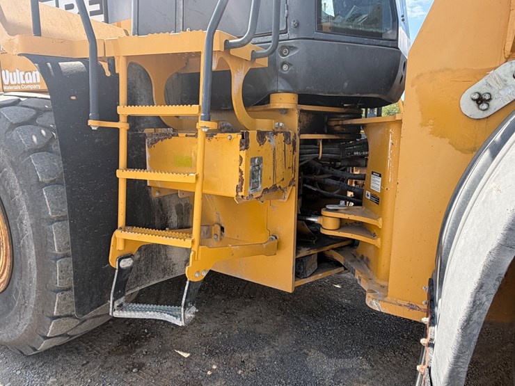 2014-deere-824k-image-12