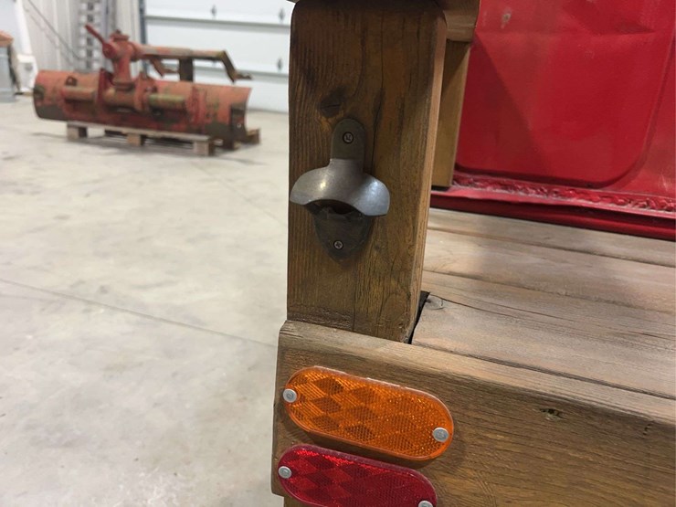 custom-international-harvester-tailgate-bench-image-5