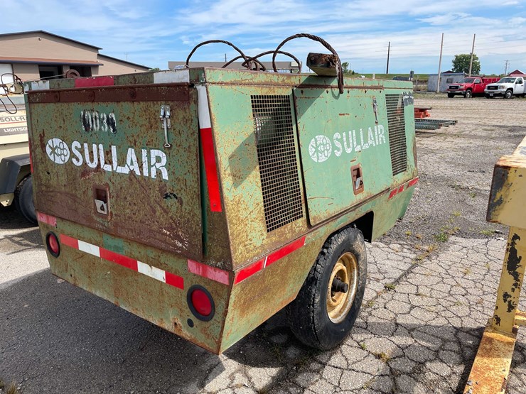#10537-•-sullair-portable-air-compressor-image-12