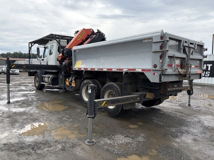 2013-freightliner-114sd-image-6