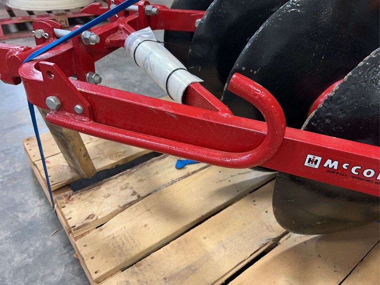 international-harvester-fast-hitch-disk-plow-image-8