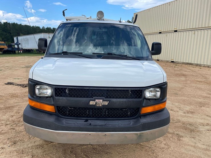 2014-chevrolet-express-2500-image-5
