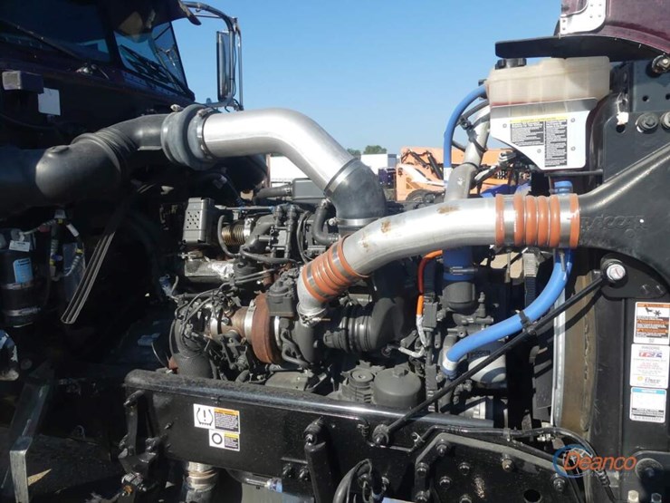 2024-peterbilt-389-image-11