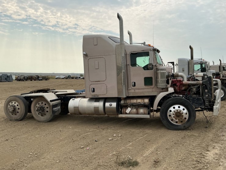2012-kenworth-t800-image-4