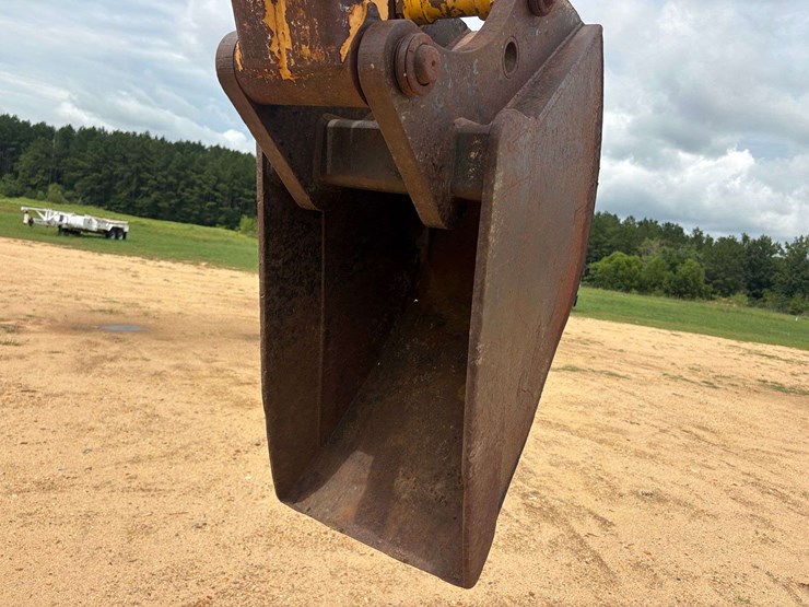 new-holland-555e-image-32