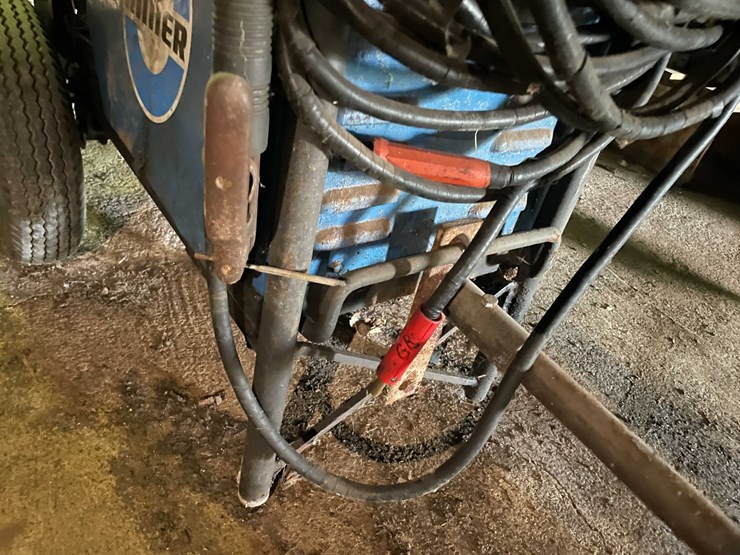 #1605-•-miller-a/c-power-and-welding-generator-image-9