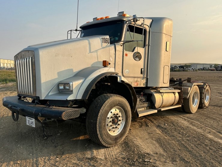 2015-kenworth-t800-image-1