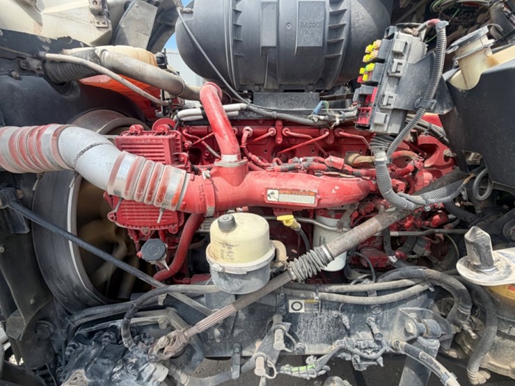 2011-kenworth-t660-image-13