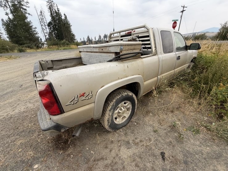 2005-chevrolet-silverado-2500-image-4