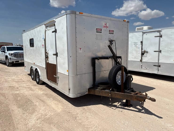 2012-middlebury-trailers-20’-x-100”-t/a-bumper-pull-doghouse-trailer-image-1