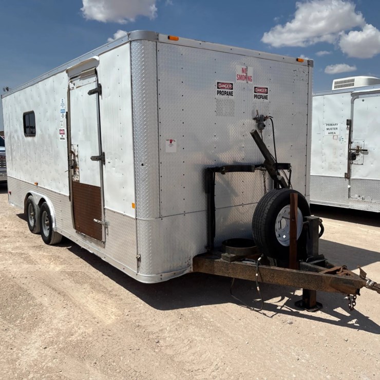2012 MIDDLEBURY TRAILERS 20’ X 100” T/A BUMPER PULL DOGHOUSE TRAILER