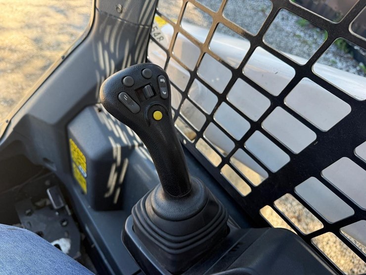 2021-bobcat-s62-image-19