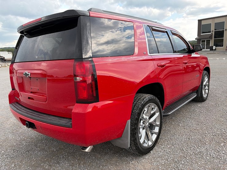 2018-chevrolet-tahoe-lt-image-8