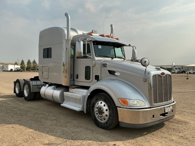 2012-peterbilt-386-image-3