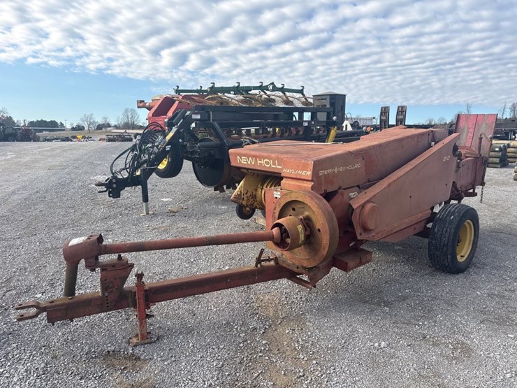 new-holland-hayliner-310-image-1