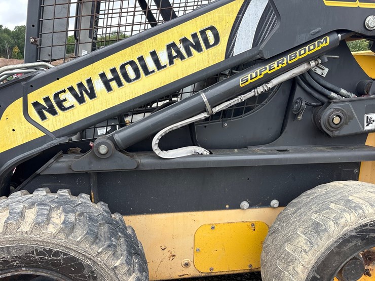 2019-new-holland-l228-image-10