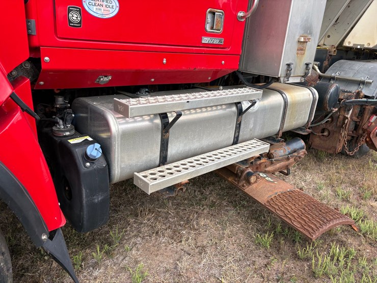 2018-western-star-4700sf-image-28