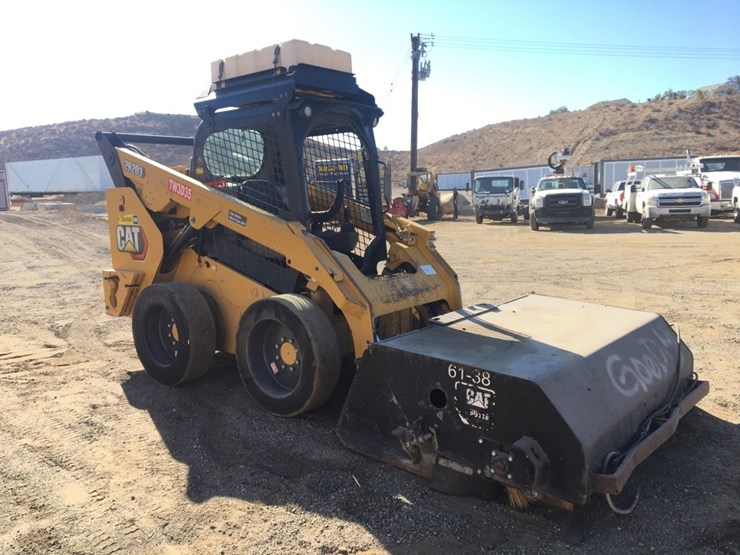 2022-caterpillar-262d3-image-2
