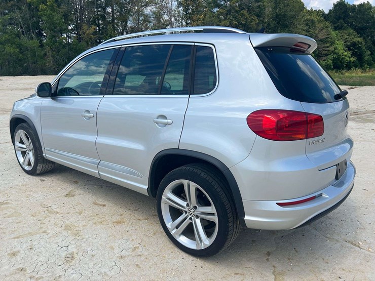 2016-volkswagen-tiguan-image-2