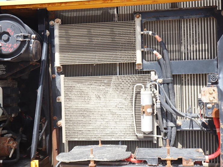 2014-deere-160g-lc-image-35