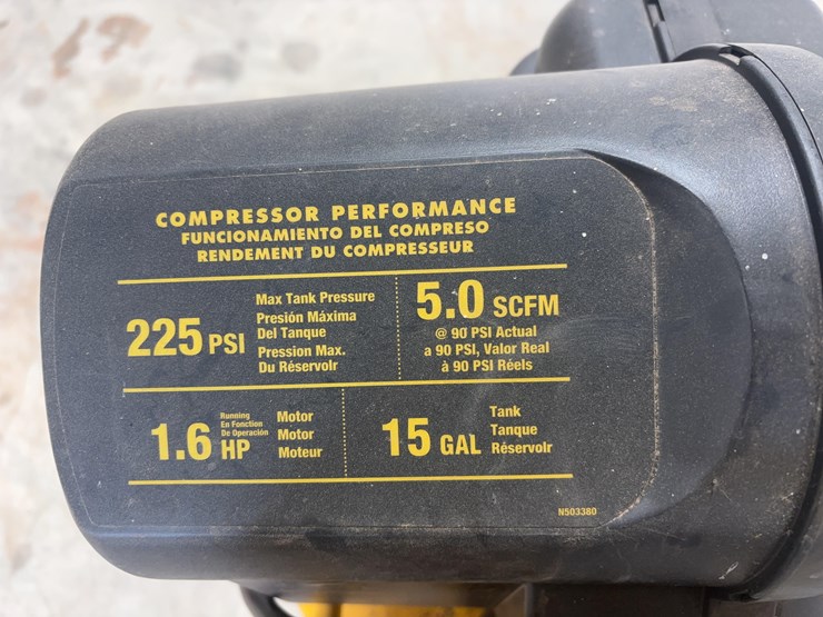 dewalt-air-compressor-image-3