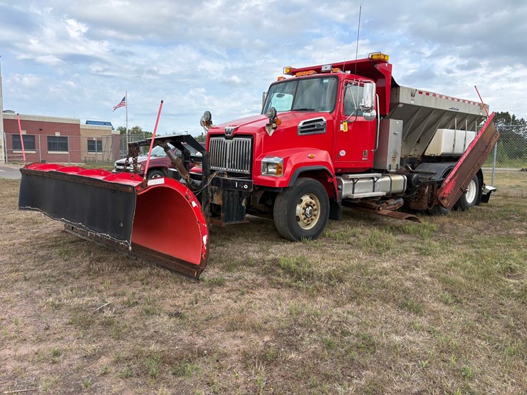 2018-western-star-4700sf-image-1