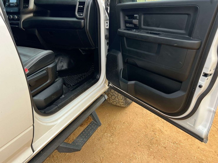 2019-ram-2500-tradesman-image-43