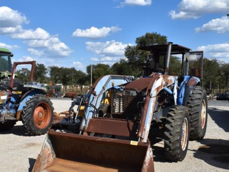 new-holland-tb100-image-1