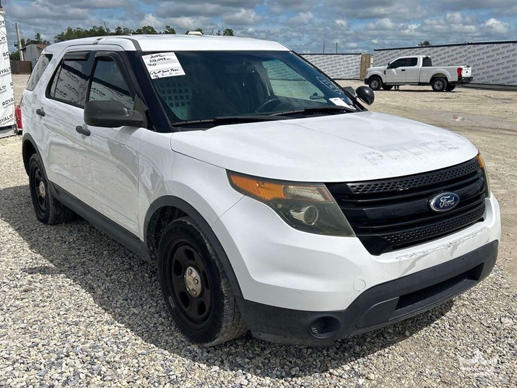2015-ford-explorer-image-2