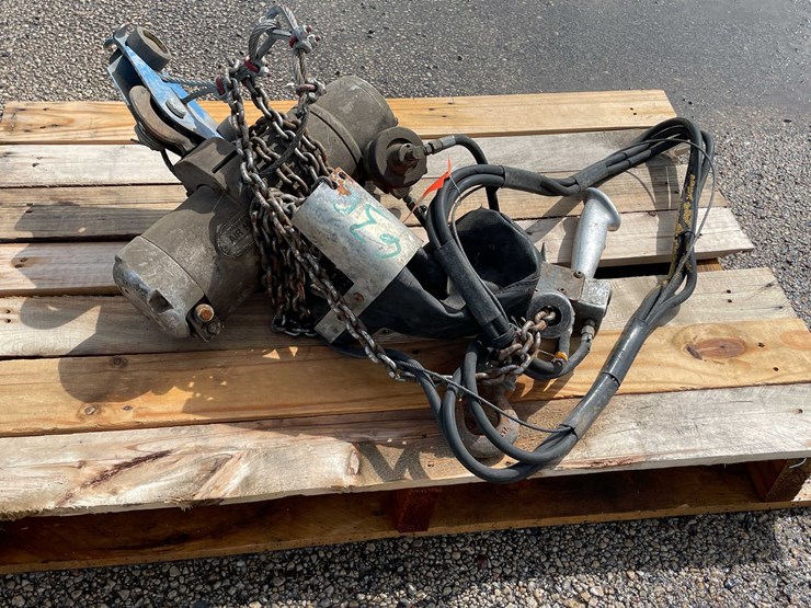 #10531-•-gardner-pneumatic-chain-hoist-image-2
