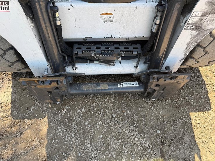 2023-bobcat-s740-image-10