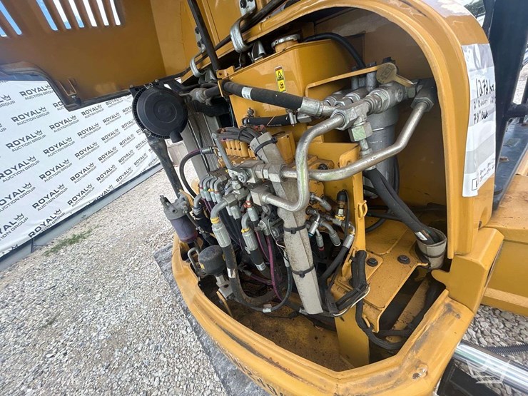 caterpillar-305e2-image-9