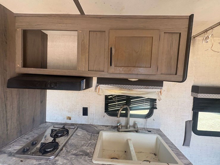 2022-gulfstream-"trailmaster"-26'-bumper-pull-travel-trailer-image-18
