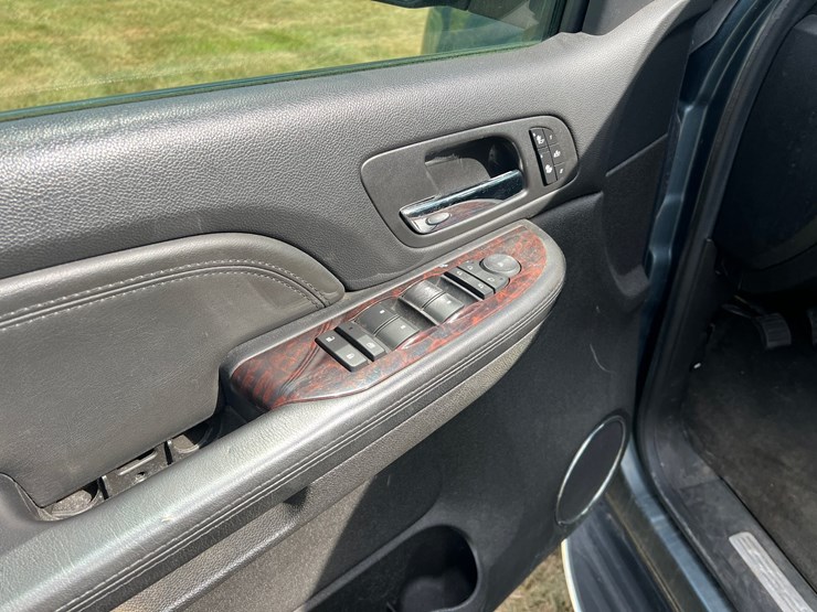 2008-gmc-yukon-denali-image-17