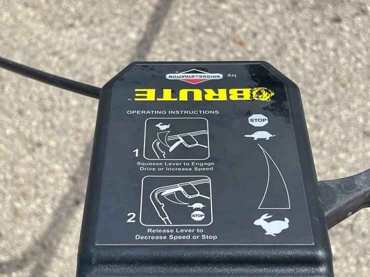 #10541-•-brute-push-mower-image-10