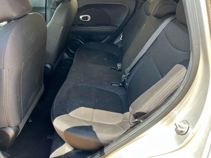 2017-kia-soul-image-32