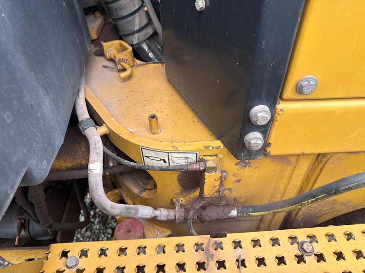 caterpillar-160m-awd-image-84