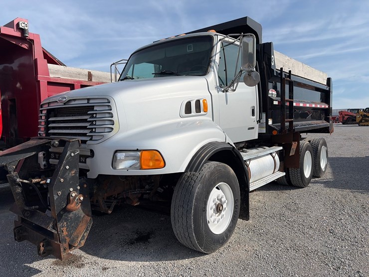 2001-sterling-l9500-image-1