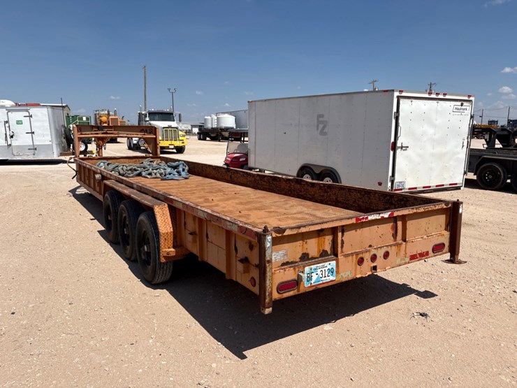 2012-trail-master-28’-x-7’-3-axle-gooseneck-trailer-image-2