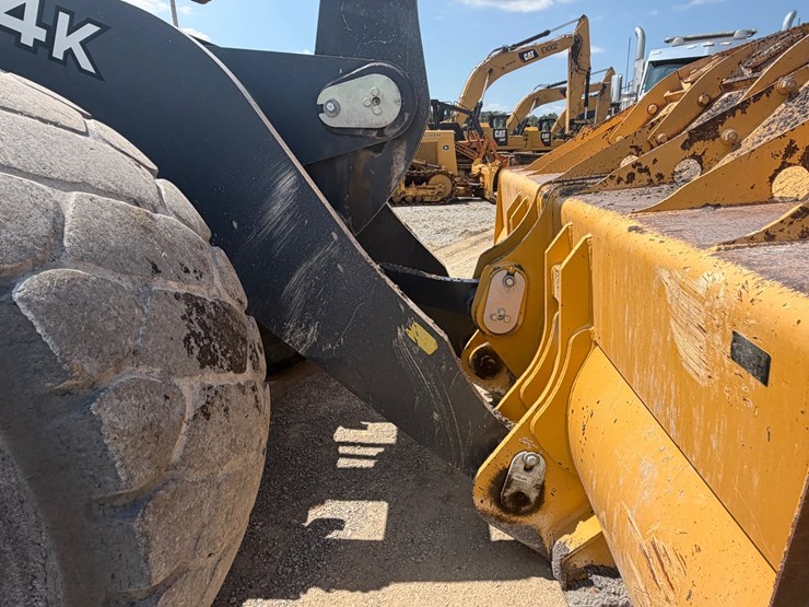 2014-deere-824k-image-11